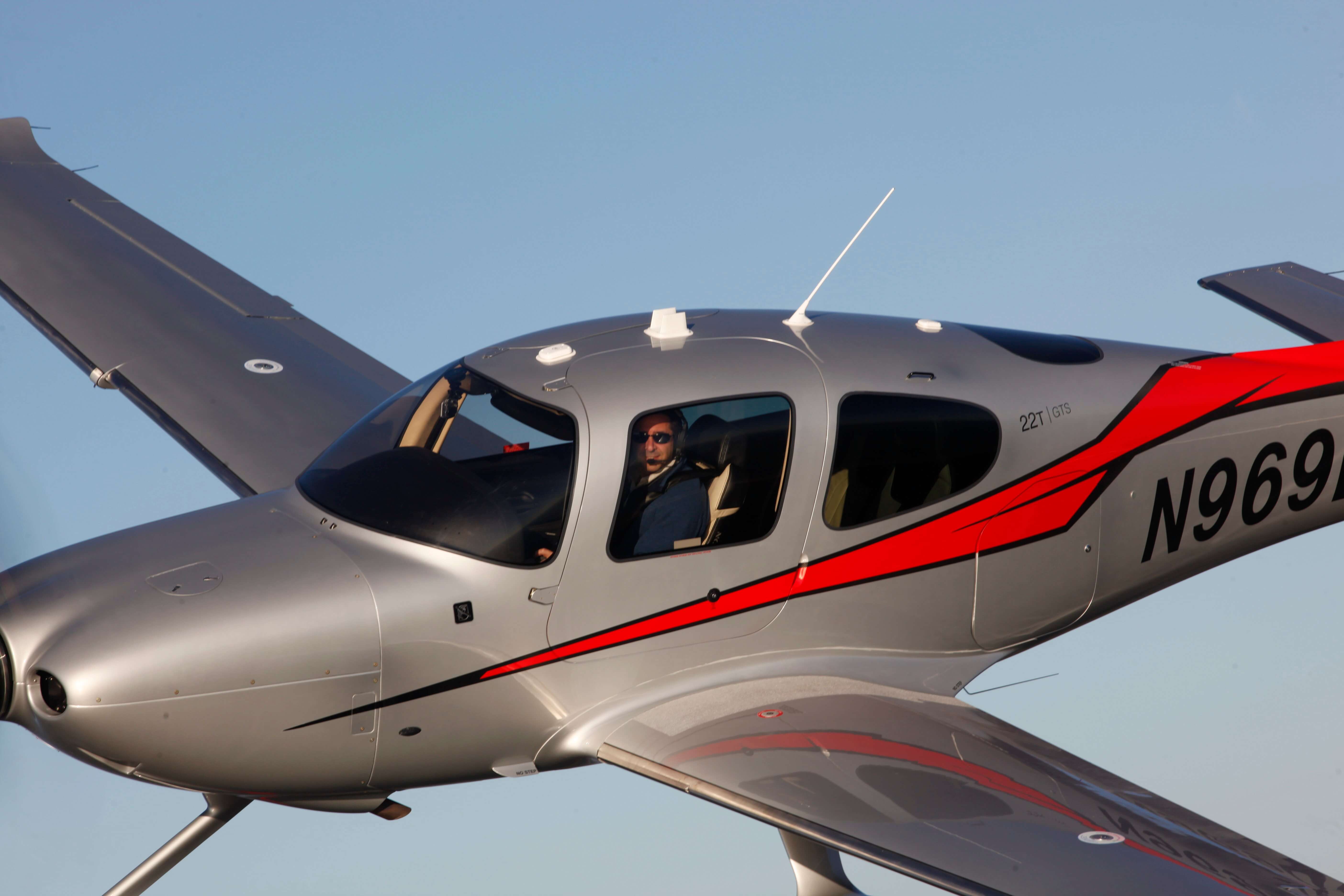 Cirrus-Aircraft_SR22T_1 - Fly Duluth